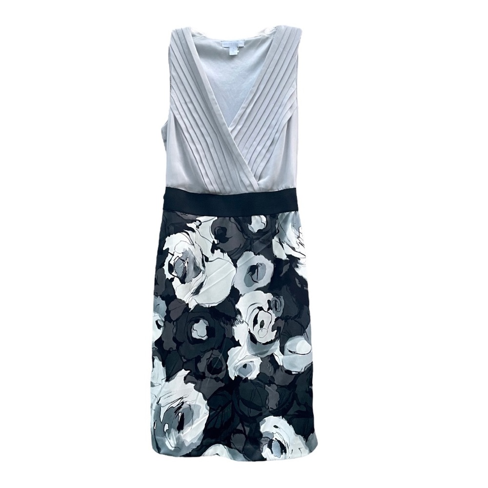NY & CO Sleeveless Dress. Fitted Waist, Draped V neck, Black & Grey Floral. S